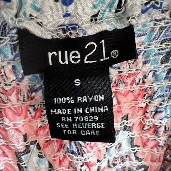 Smocked and strapless summer dress size small NWT - Picture 5 of 5